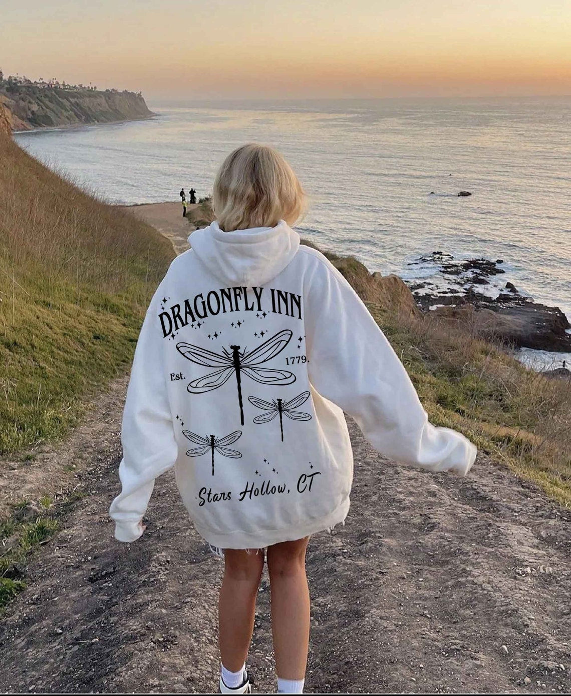 Dragonfly Inn Sweatshirt, Gilmoregirls Shirt, Dragonfly Shirt, Coffee Sweatshirt, Stars Hollow Sweatshirt, Gilmore Girl Sweatshirt