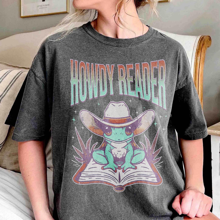 Howdy Reader Frog Shirt, Country Bookish Shirt, Frog Book Lover, Cowgirl Frog Book Worm, Bookish Frog Shirt, Bookish Gift