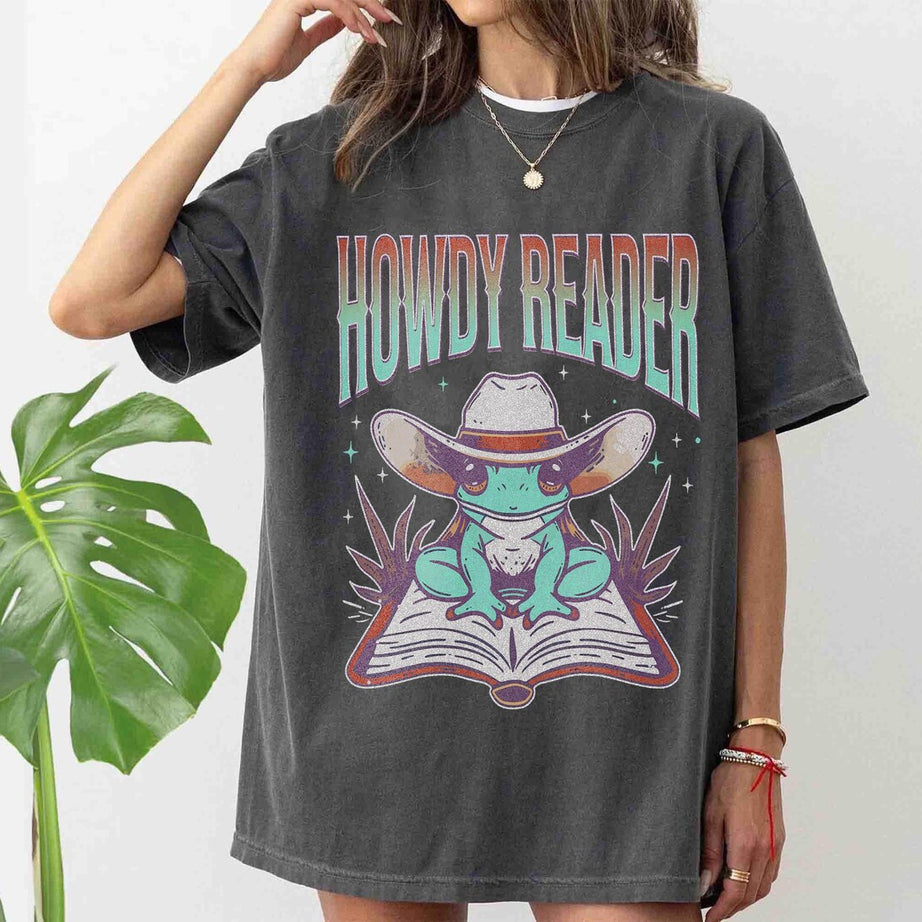 Howdy Reader Frog Shirt, Country Bookish Shirt, Frog Book Lover, Cowgirl Frog Book Worm, Bookish Frog Shirt, Bookish Gift