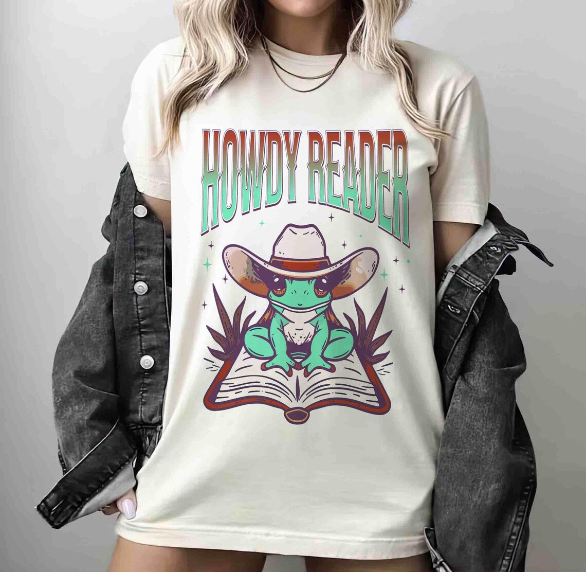 Howdy Reader Frog, Country Bookish Shirt, Frog Book Lover, Cowgirl Frog Book Worm, Bookish Frog Shirt, Bookish Gift