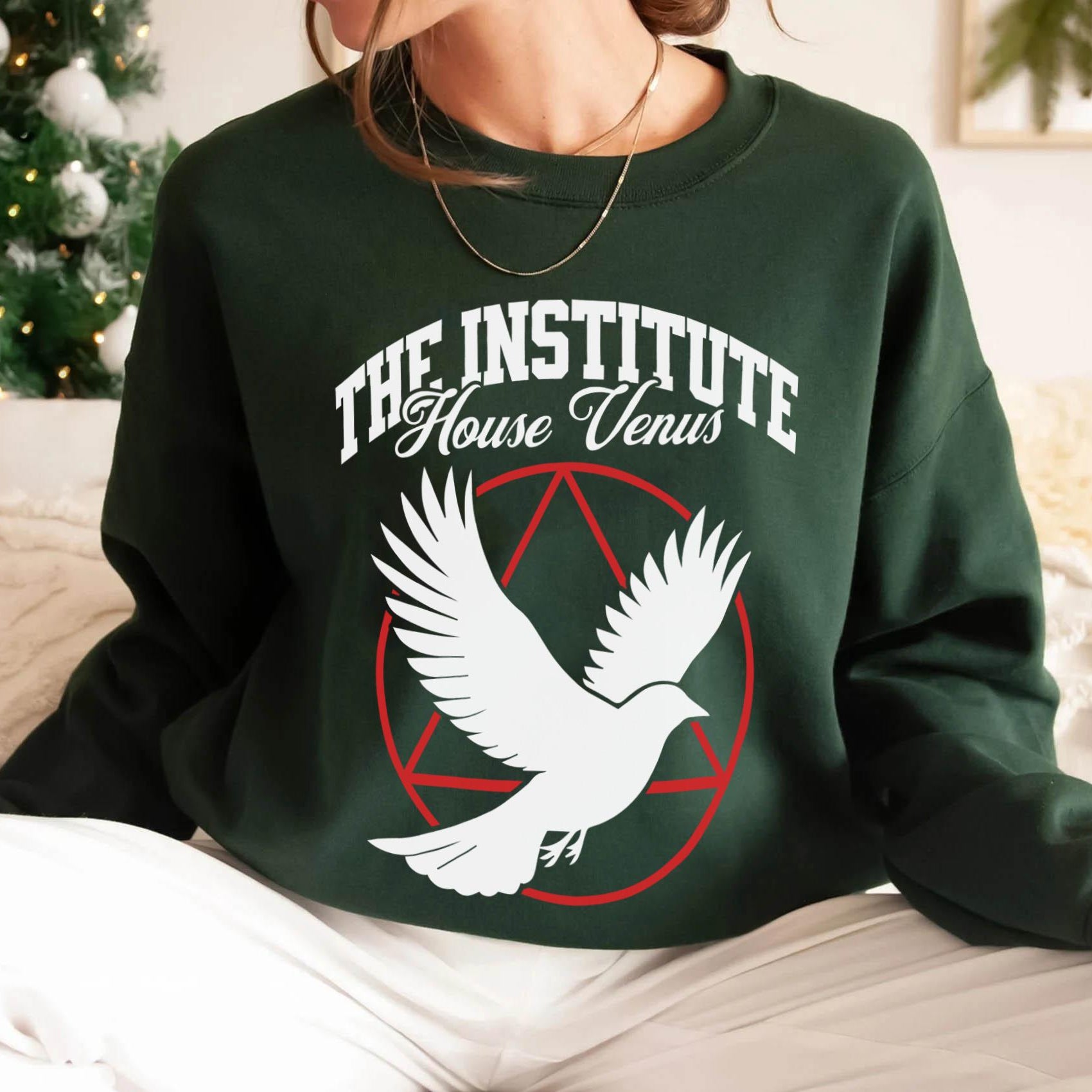 Red Rising Hoodie, the Institute, House Venus, Howler Shirt, Sevro, Omnis Vir Lupus,