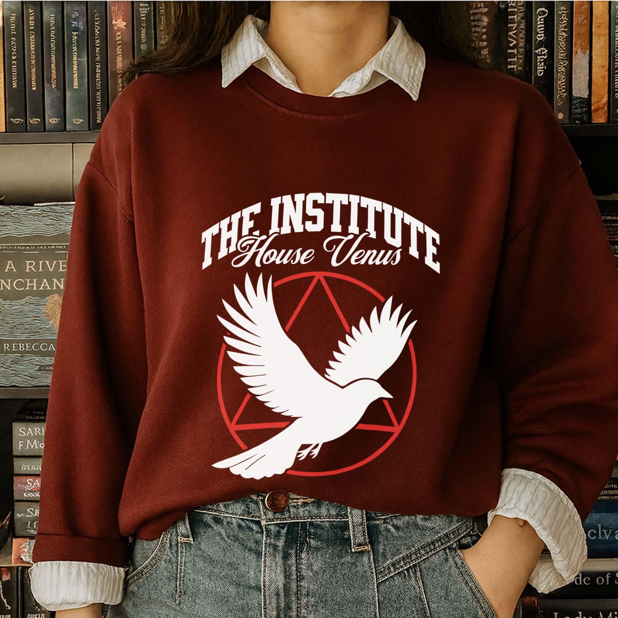 Red Rising Hoodie, the Institute, House Venus, Howler Shirt, Sevro, Omnis Vir Lupus,
